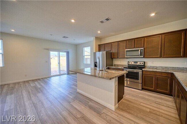 Building Photo - 3602 E Umatilla Ave