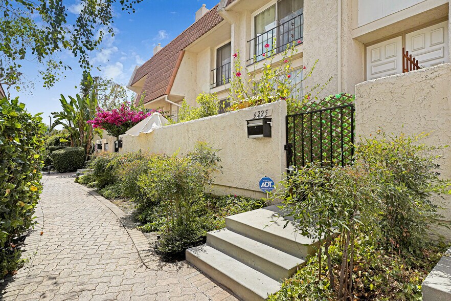 Building Photo - 6225 Nita Ave