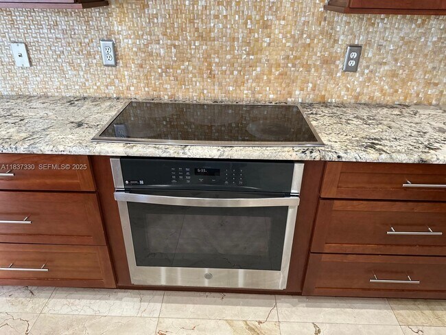 Building Photo - 18580 SW 44th St