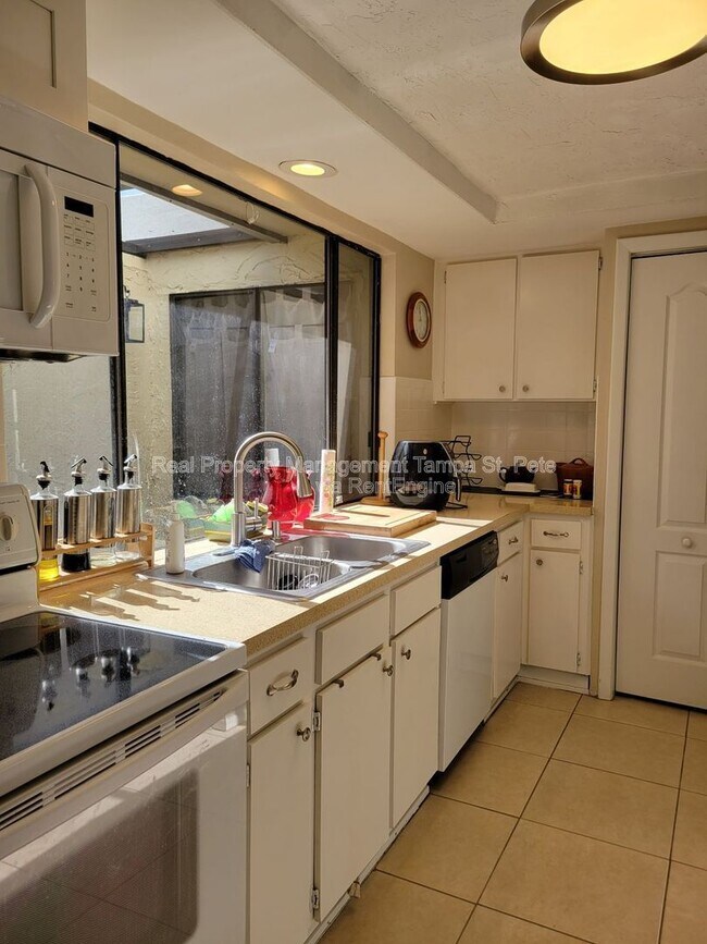 Building Photo - 12231 Magnolia Grove Ln