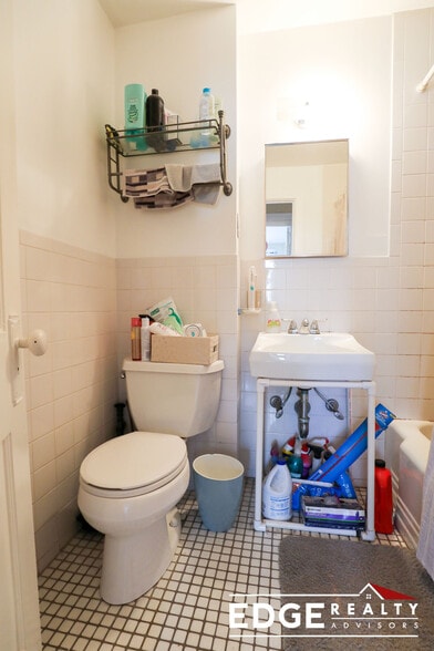 Building Photo - 16 Fuller St