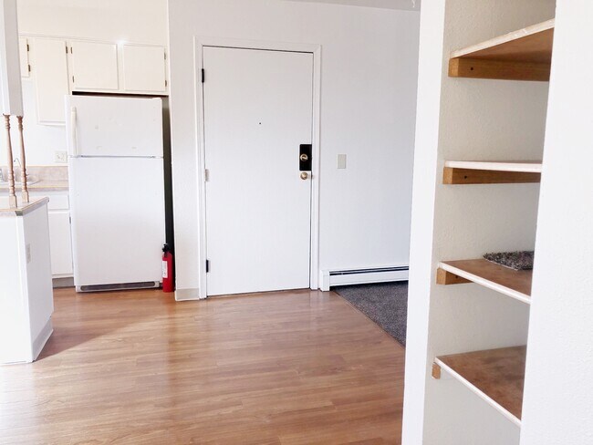 Building Photo - 1103 Broaddus St