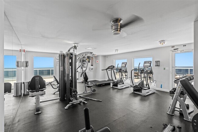 Building Photo - 2841 N Ocean Blvd