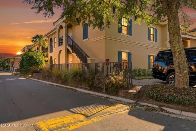 Building Photo - 135 Calle el Jardin