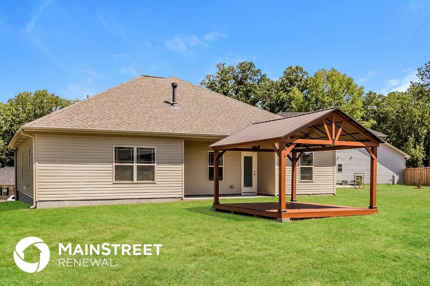 Building Photo - 96 Longo Ln