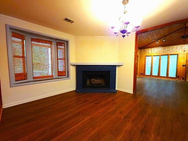 Building Photo - Breathtaking Lake View Retreat with Modern Updates!