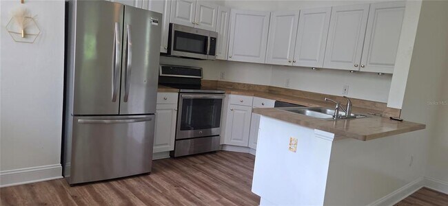 Building Photo - 5323 SW 91st Terrace