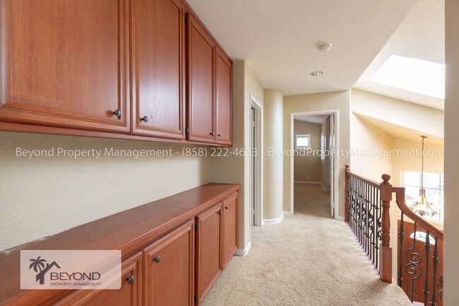 Building Photo - ELEGANT 4BR/2.5BA H in HOME IN OCEANSIDE P...