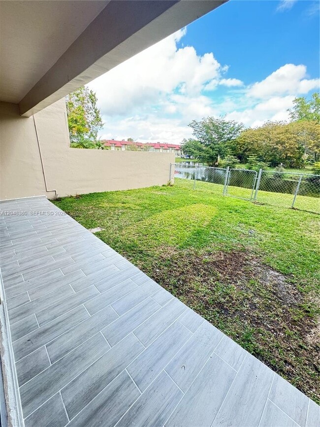 Building Photo - 3167 Coral Springs Dr