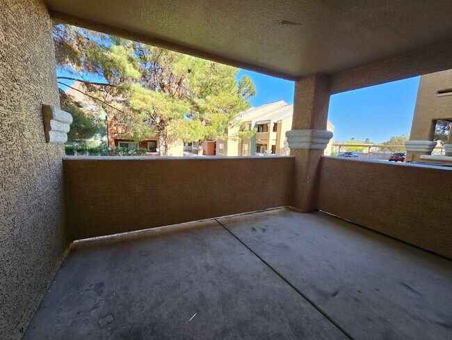 Building Photo - 8101 W Flamingo Rd