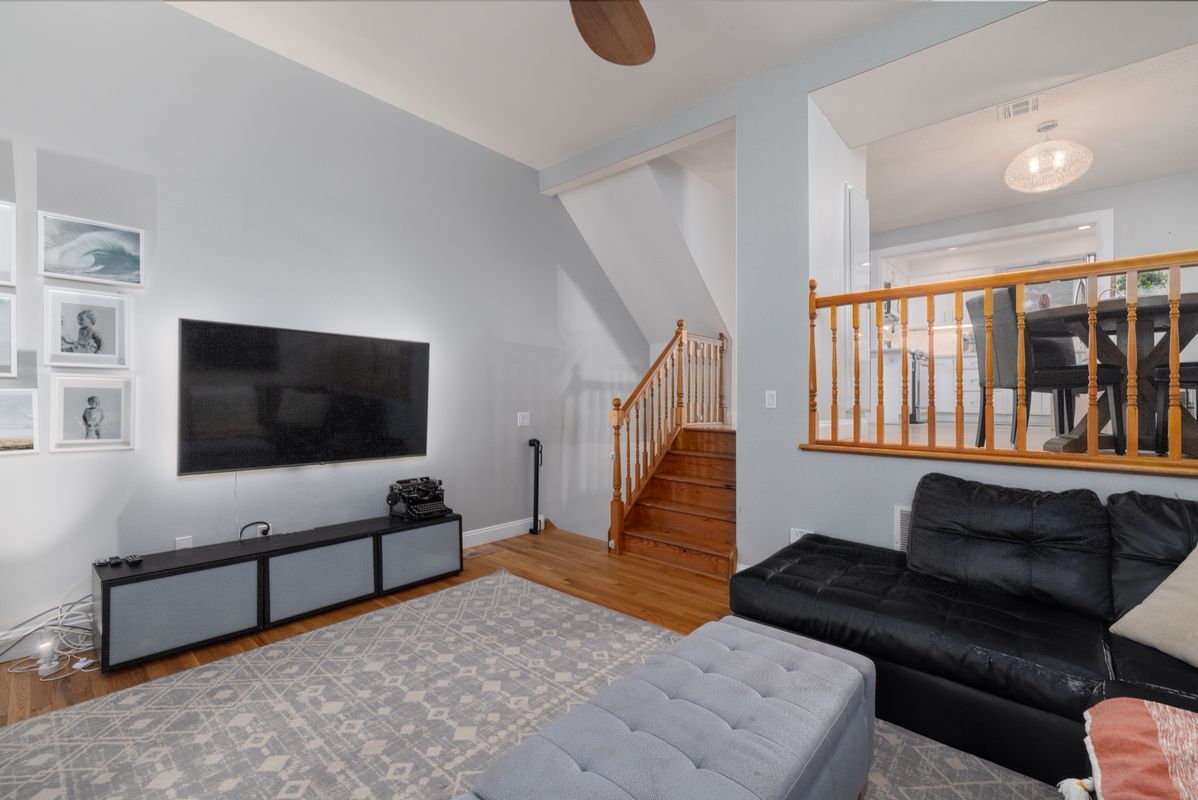 Building Photo - 410 Farmington Ave