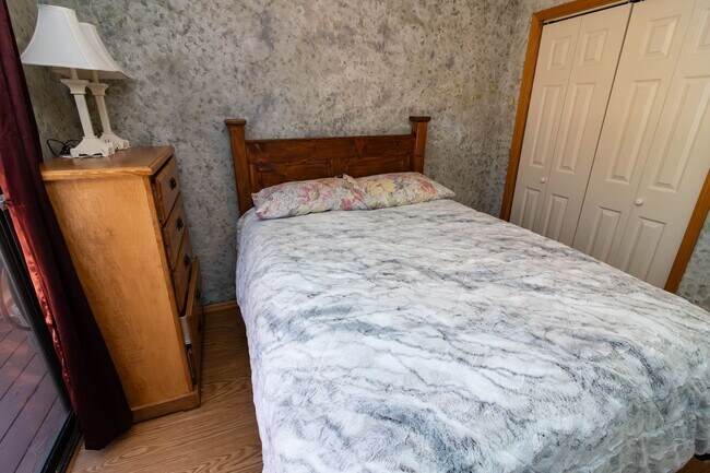 Building Photo - Sugarloaf Cutie