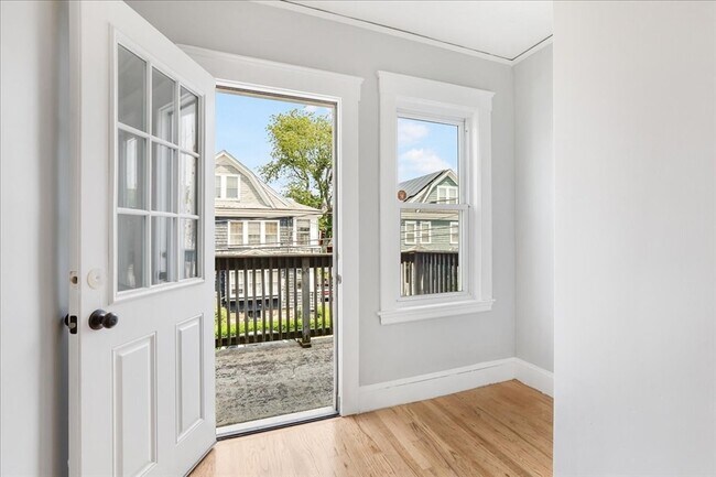 Building Photo - 16 Glenrose Rd