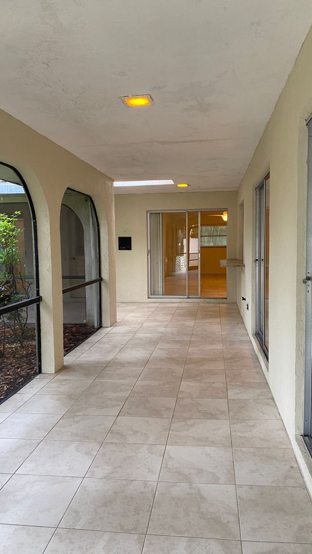 Building Photo - Private Siesta Key Retreat Minutes from World-Famous Beach