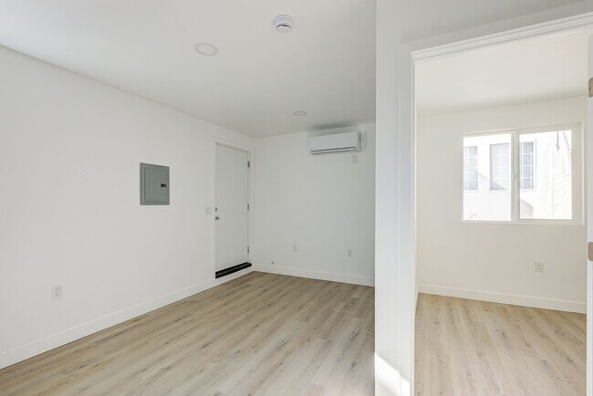 Building Photo - Berendo Street Apartments