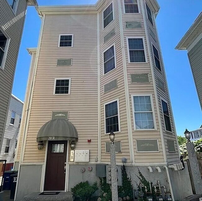 Building Photo - 20R Cross St