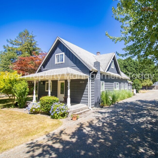 Primary Photo - Charming 5 Bedroom + Huge yard!