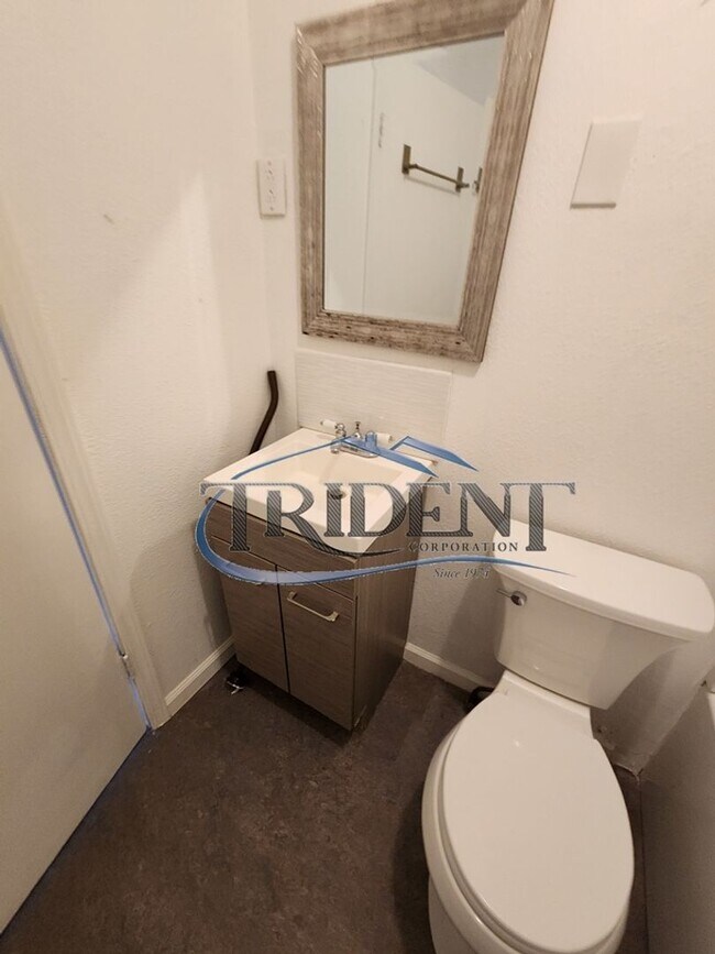 Building Photo - 2 bedroom, 2 bath house, plus a bonus room, located in the country.
