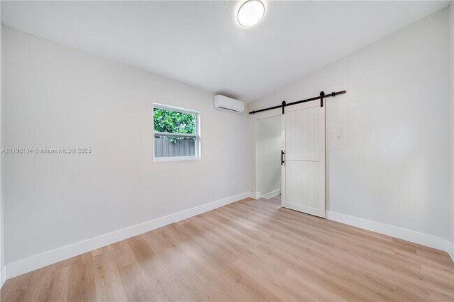 Building Photo - 14725 SW 107th Terrace