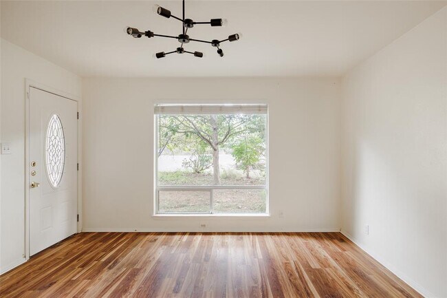 Building Photo - 1403 Randy Cir