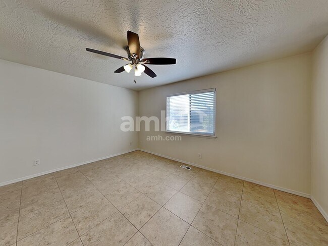 Building Photo - 1029 W Honker Dr