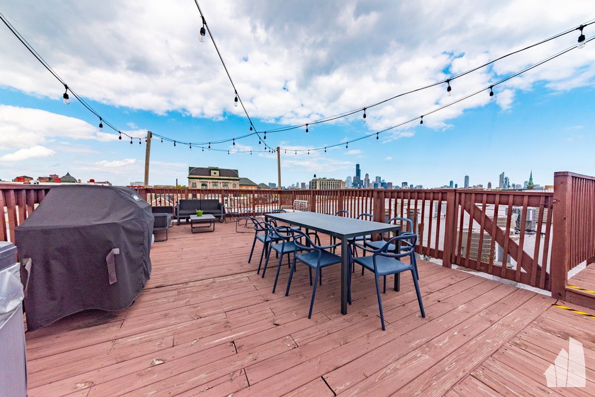 Building Photo - 1822 S Bishop St