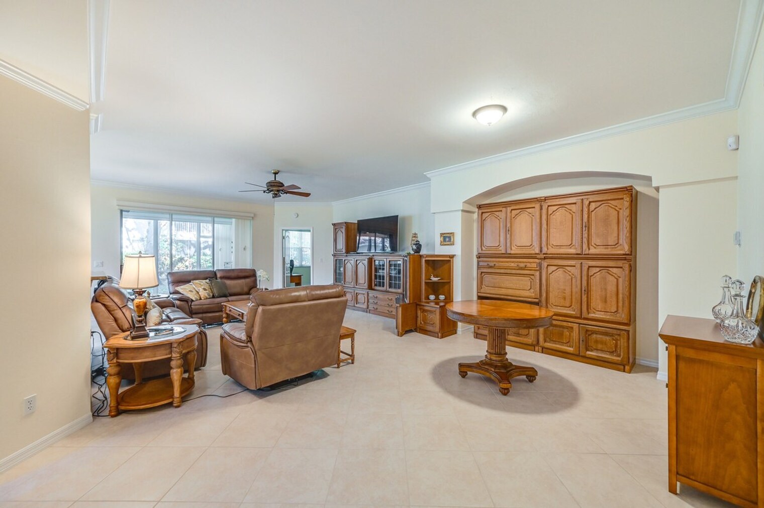 Building Photo - 25031 Banbridge Ct