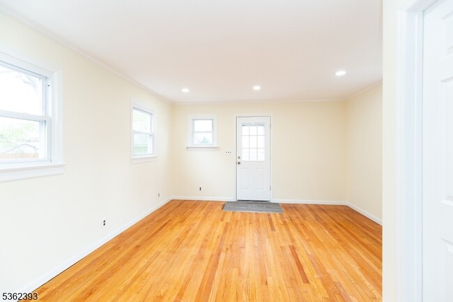 Building Photo - 78 Koyen St