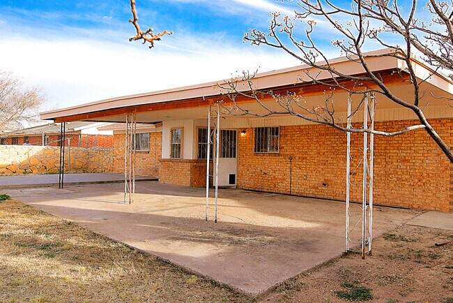 Building Photo - 11473 Jim Ferriell Dr