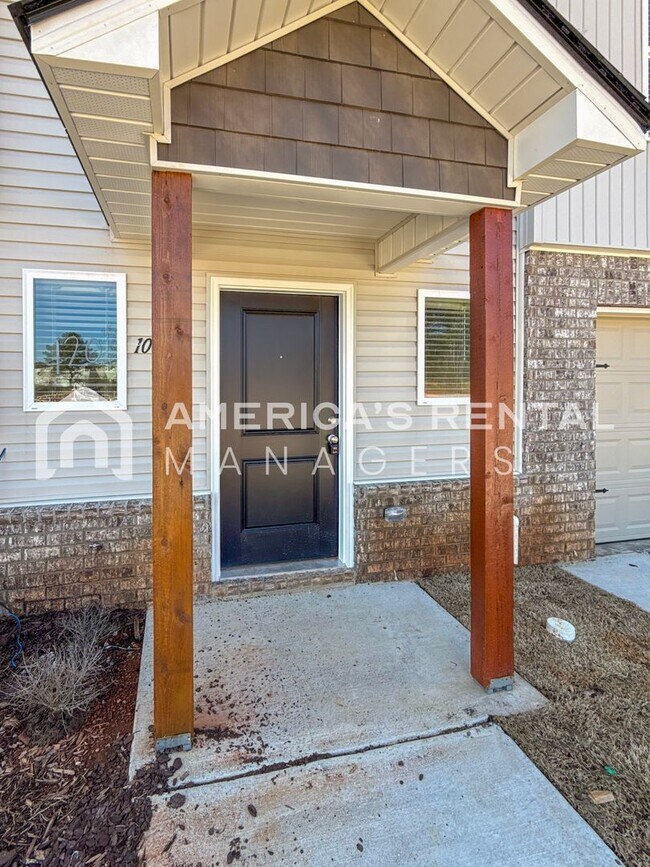 Building Photo - Escape to Lakeside Living in Lincoln! View with 48 Hours Notice!  DEPOSIT PENDING!!
