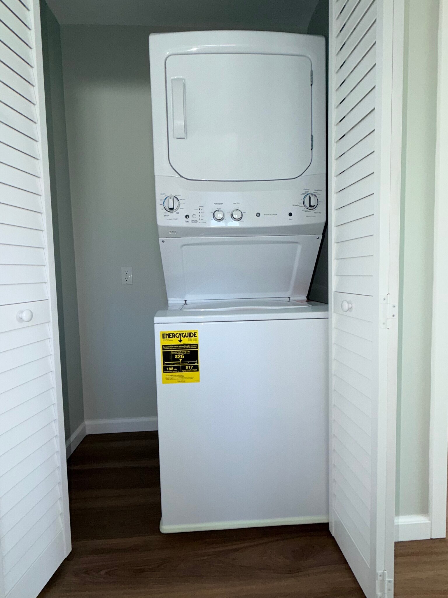 Electric Washer/Dryer - 10233 Collett Ave
