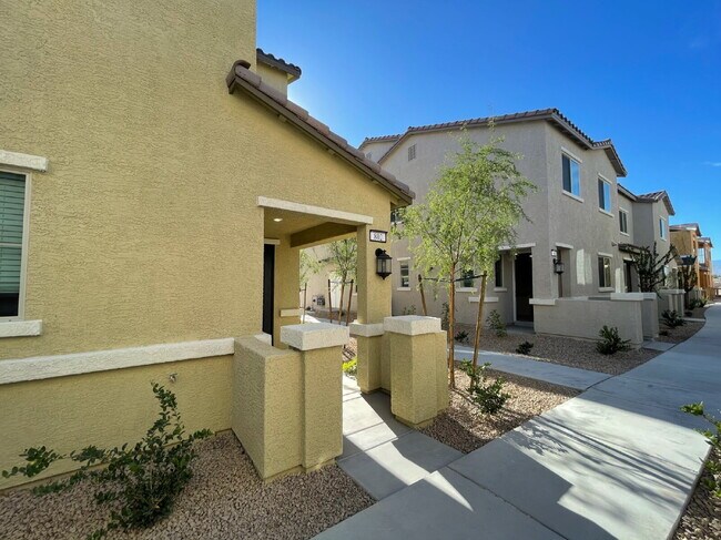 Building Photo - GATED 3 BED 2.5 BATH 2 CAR GARAGE + LOFT IN NORTH LAS VEGAS