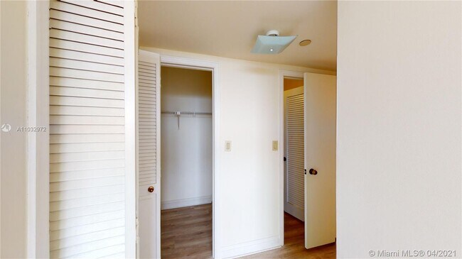 Building Photo - 11113 Biscayne Blvd