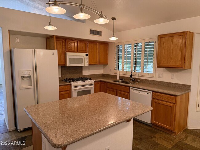 Building Photo - 4680 S Greythorne Way