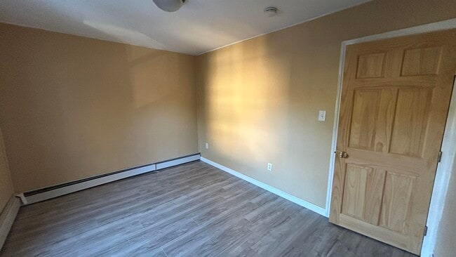 Building Photo - 3 George St