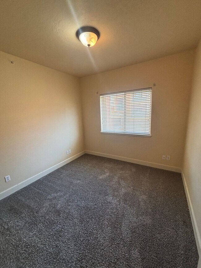 Building Photo - 6735 N Spurwing Loop