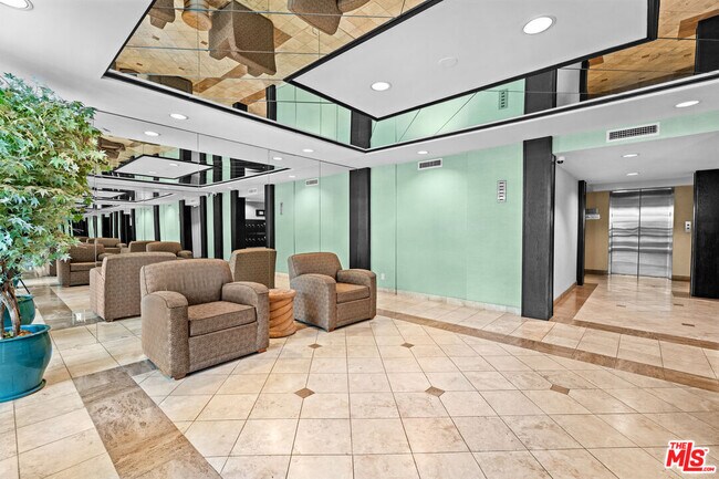 Building Photo - 851 Kings Rd