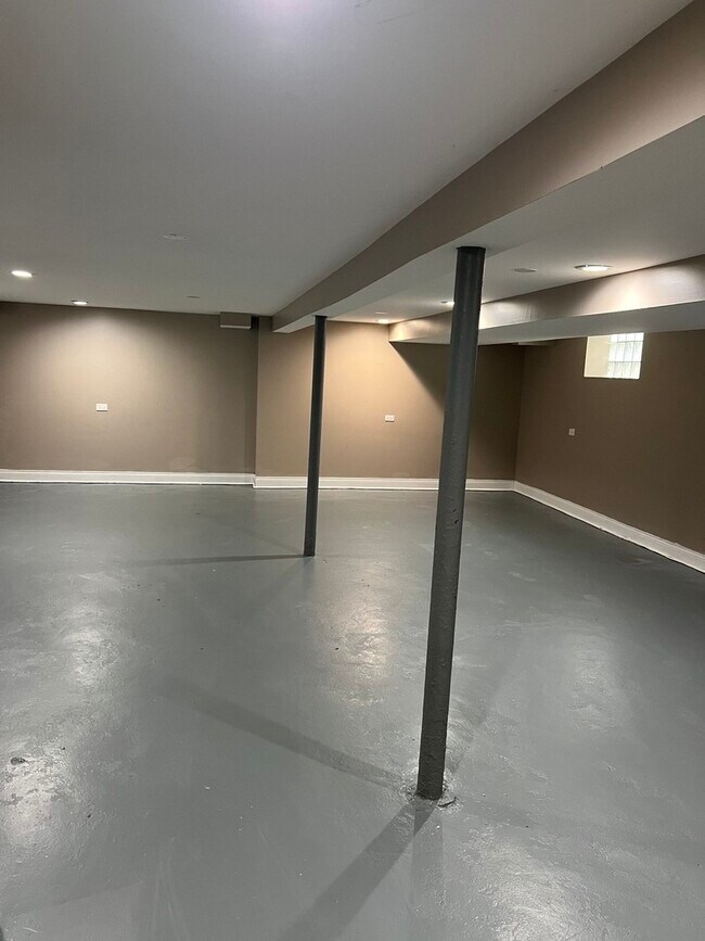 Building Photo - 14511 Green St