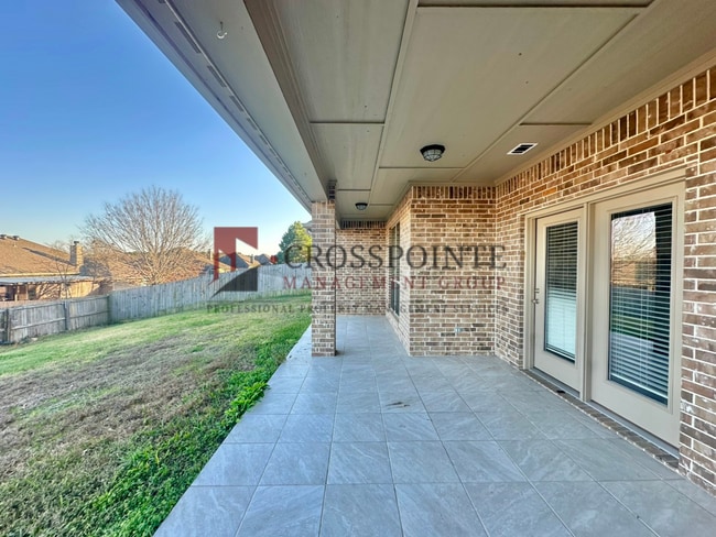 Building Photo - Stunning 3 Bed 2 Bath in South Tyler!