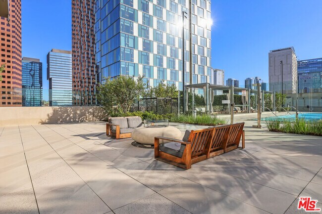 Building Photo - 889 Francisco St