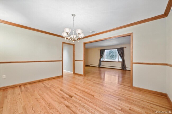 Building Photo - 11 Orchard Cir