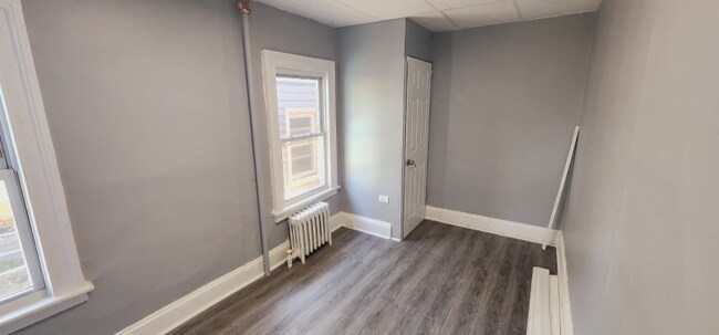 Building Photo - 74 Chestnut St