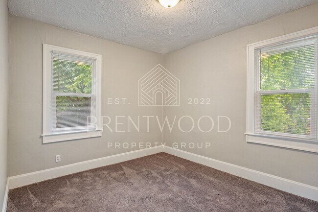 Building Photo - Updated and Move-In Ready 4-Bedroom Home