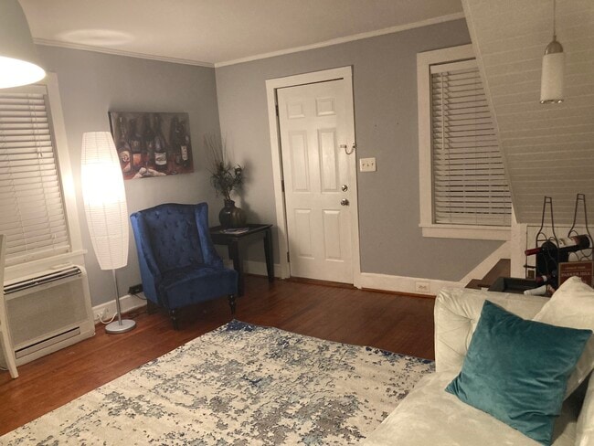 Living Room - 252 Loudoun St SW