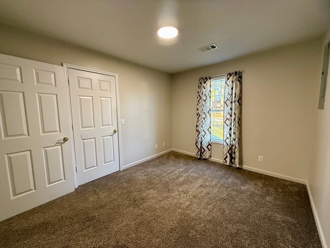 Building Photo - 3 Bedroom/2 Bathroom Home in Paragould AR - $1,275/month