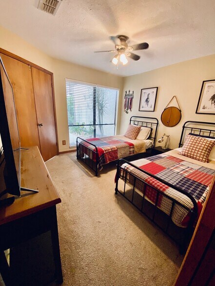 Building Photo - 11408 Galleria Dr