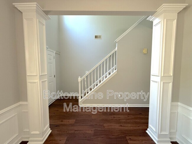 Building Photo - 5622 Wallace Cabin Dr