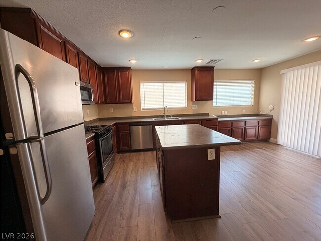 Building Photo - 8324 W Sapphire St