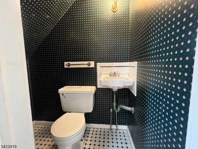 Building Photo - 185 Broad St