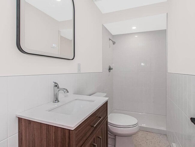 Building Photo - 22 Betty Ct